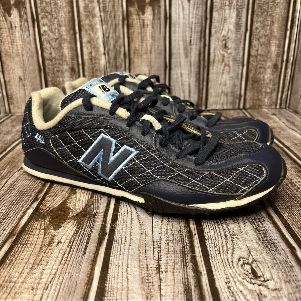 New Balance 442 low profile shoes - Navy Blue - Leather size 8 B